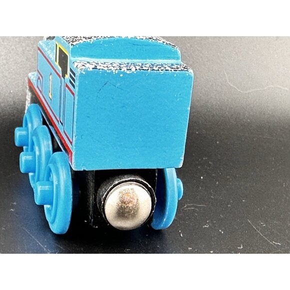 Snow Covered Thomas Wooden Railway Vtg 2003 Train Engine Learning Curve Limit-1 - Picture 8 of 15